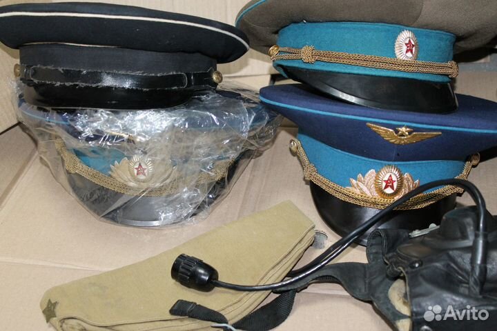 Фуражки, Каска. Планшет Ремни