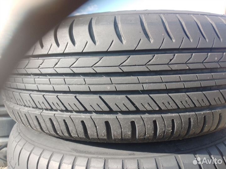 Comforser CF1100 15.00/15.5 R15 и 215/70 R15 200B