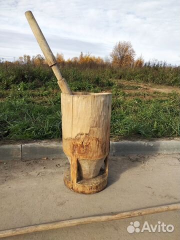 Старинная деревянная ступа