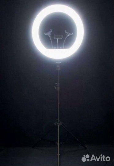 Кольцевая лампа со штативом