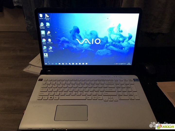Белого редкого цвета ноутбук Sony Vaio 4х-ядерный