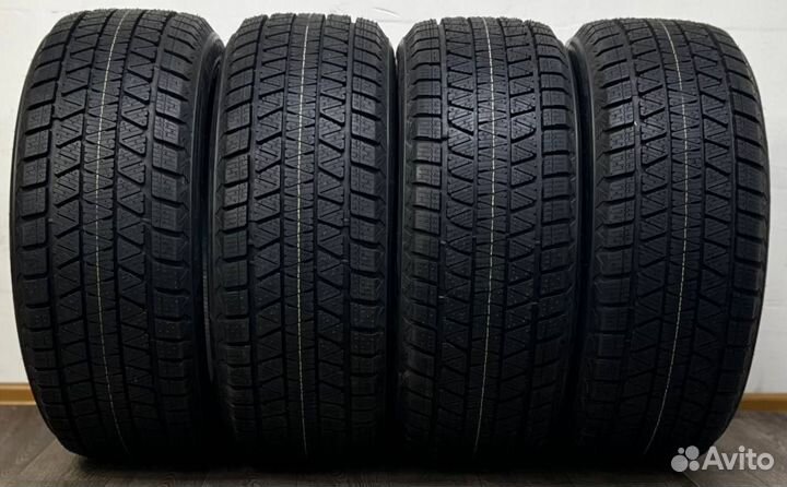 Bridgestone Blizzak DM-V3 285/45 R22 112T