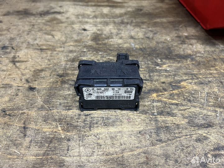 Датчик ускорения Mercedes W203 W209