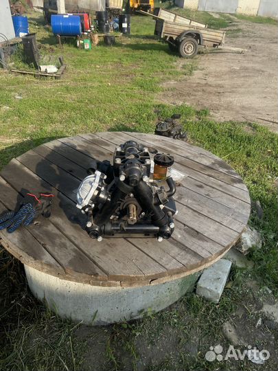 Насос на опрыскиватель (помпа)