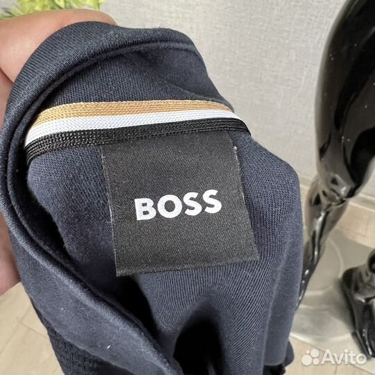 Hugo Boss Skiles 43 Стильный свитшот на молнии