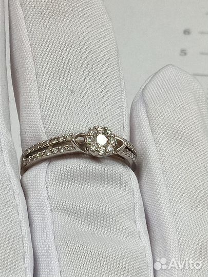 Золотое кольцо с камнем 16,5р