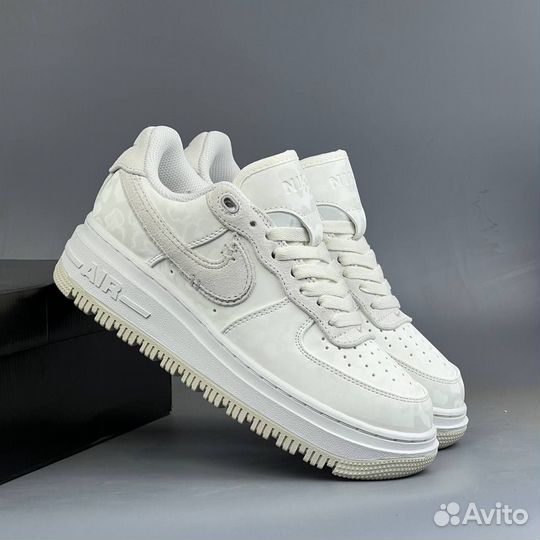 Кроссовки Nike Air Force 1 luxe белые женские