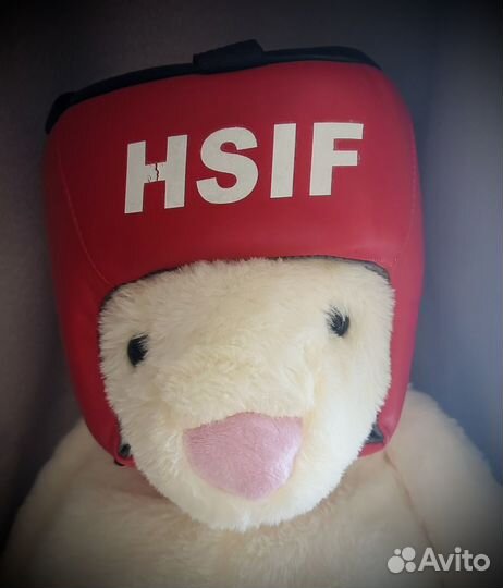 Спортивная экипировка боксерские перчатки и др