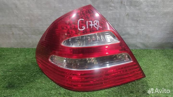 Фонарь задний наружный левый Mercedes Benz E-clas