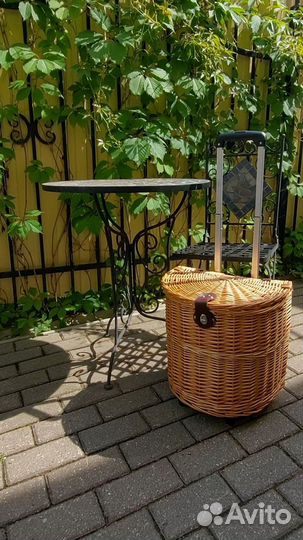 Корзина для пикника с посудой