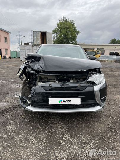 Mitsubishi Outlander 2.0 CVT, 2017, битый, 80 000 км