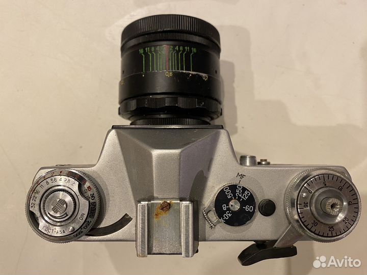 Плёночный фотоаппарат Зенит-е