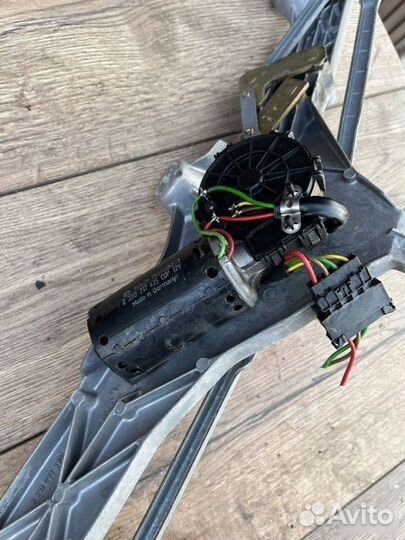 Трапеция дворников Mercedes-Benz S220