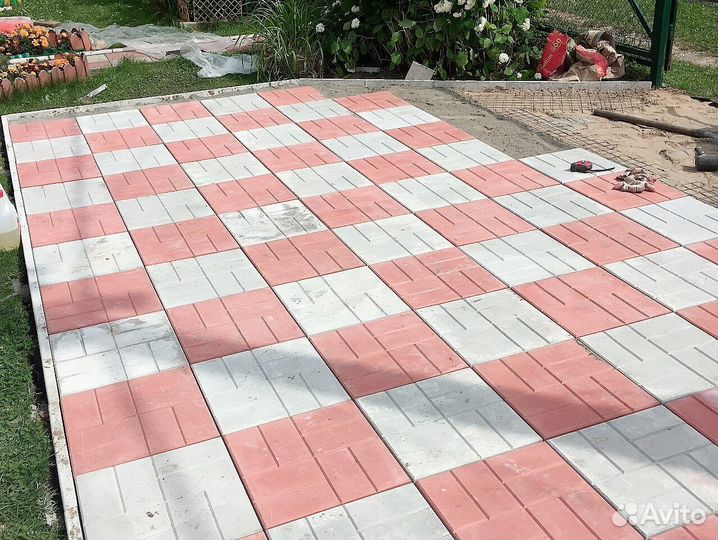 Бригада строителей