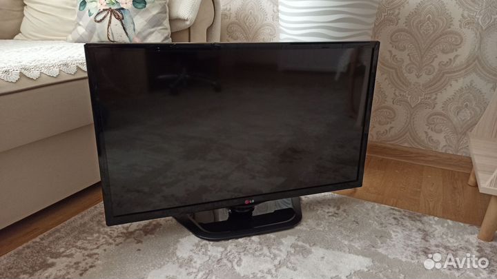 LED телевизор LG 32 дюйма