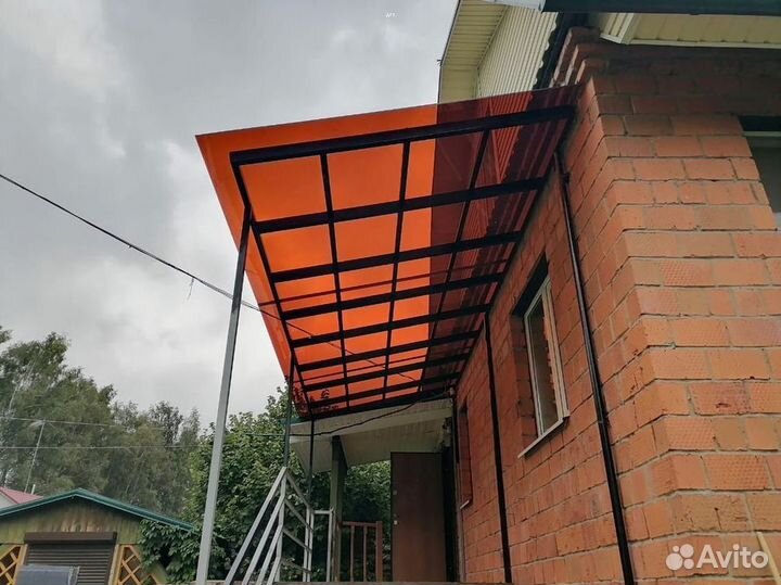 Мoнoлитный поликаpбонат для козырька