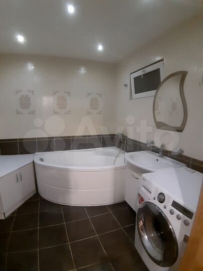 Дом 220 м² на участке 6 сот.