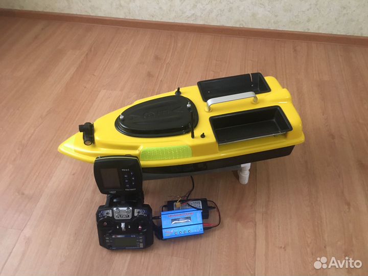 Прикормочный кораблик с gps и эхолотом