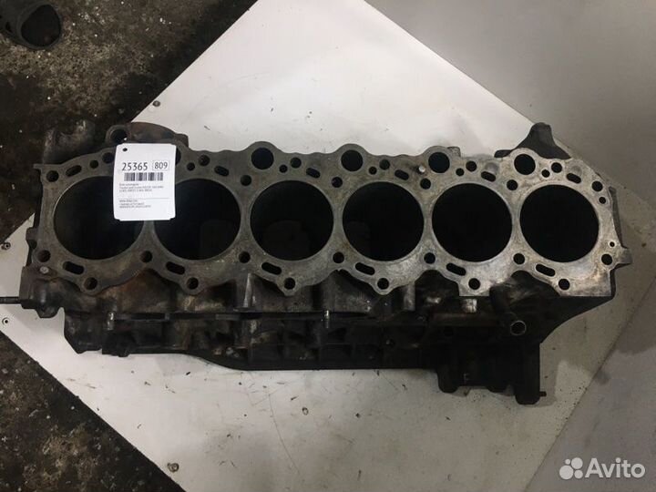 Блок цилиндров Toyota Land Cruiser HZJ105 1HZ 1999