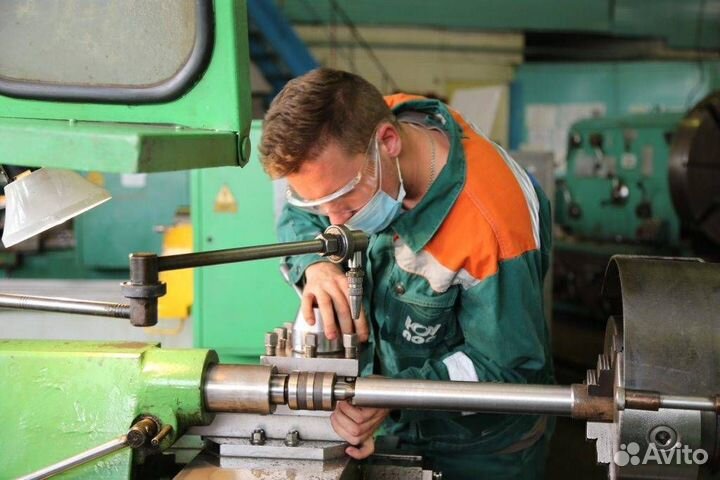 Токарь-универсал