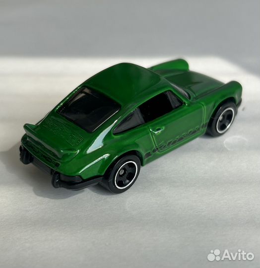 Hot wheels Porsche carrera rs 2.7 Зеленая