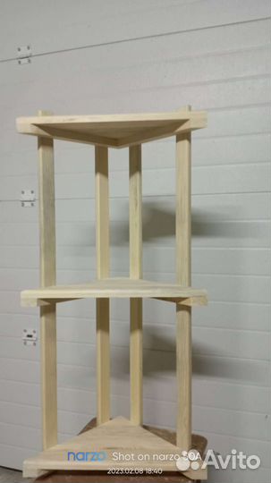 Угловая полка для цветов