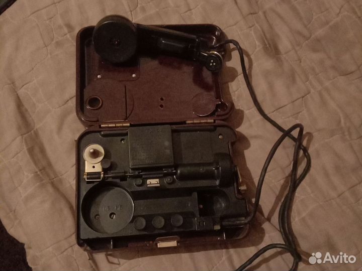 Старинный телефонный аппарат та-57