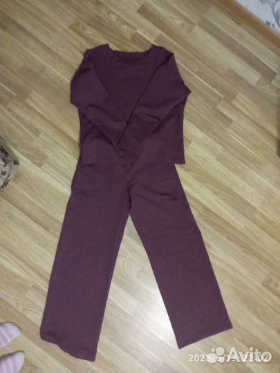 Спортивный костюм женский