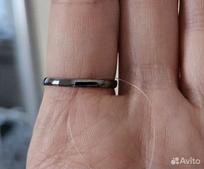 Кольцо белое золото с черным бриллиантом