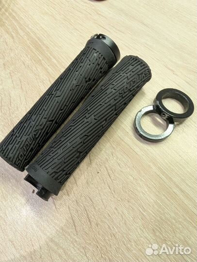 Запчасти на велосипед: подсидел, грипсы, замок