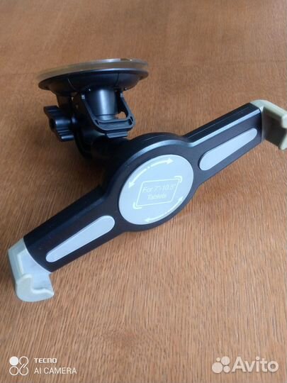 Держатель для планшета в машину