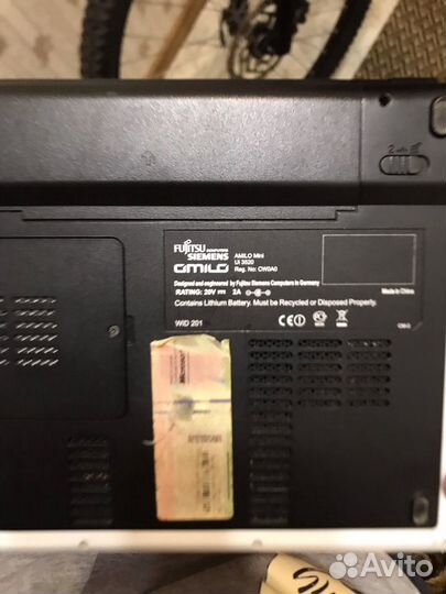 Нетбук Fujitsu-Siemens amilo mini UI 3520