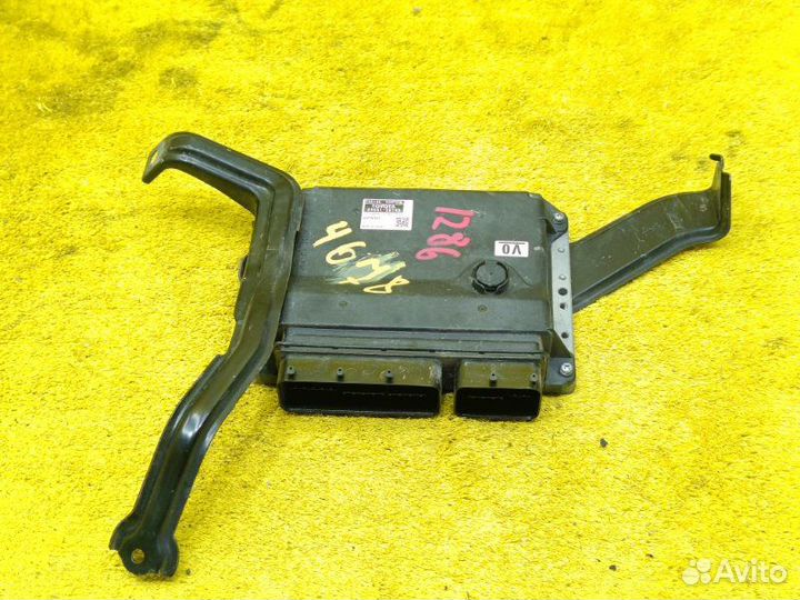 Блок управления двс передний Toyota