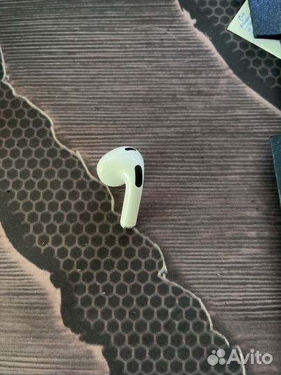 Левый наушник AirPods (3rd generation - Lightning)
