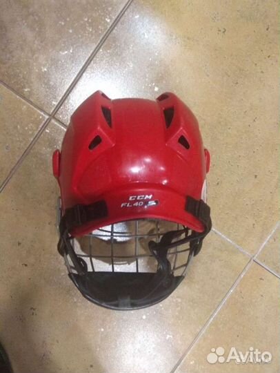 Шлем хоккейный красный ссм FL40 S регулируемый