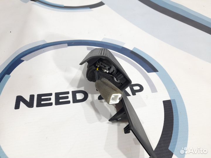 Накладка левая угловая с динам для Kia Sportage 3