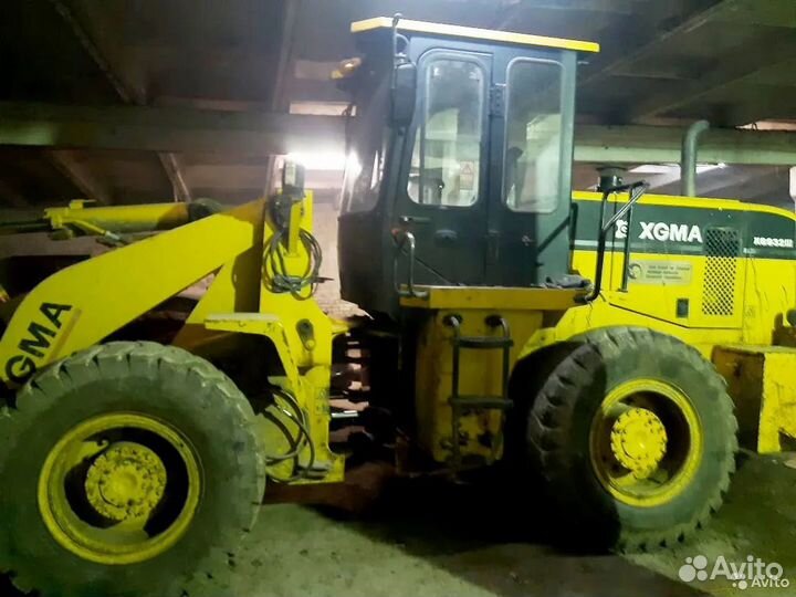 Уборка и вывоз снега спецтехникой