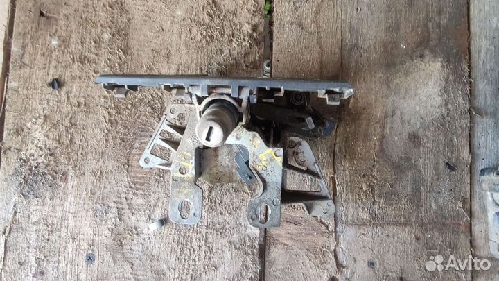 Замок багажника Volkswagen Passat B5