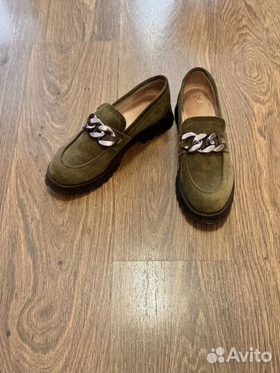 Лоферы женские