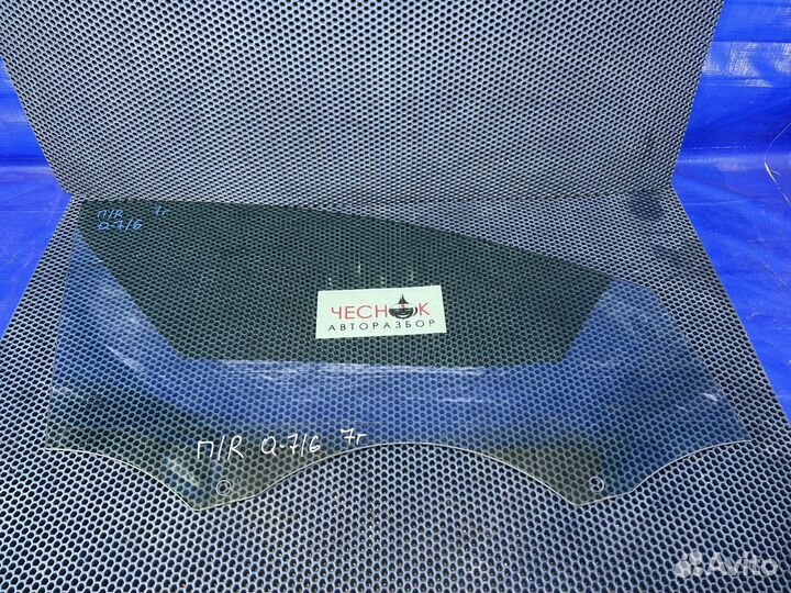 Стекло двери передней правой audi Q7 4L 7г