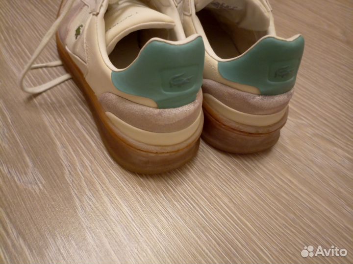 Кроссовки женские