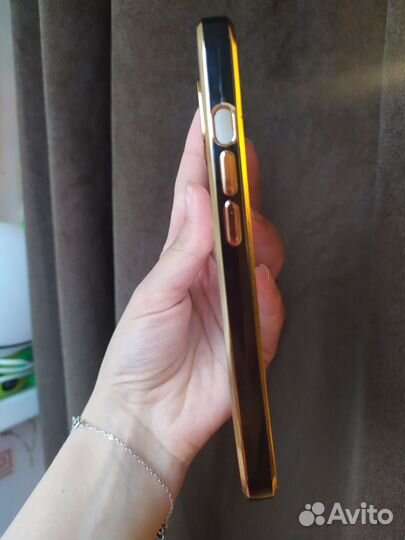 Чехол на iPhone 14