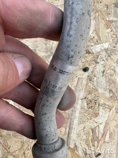 Трубка кондиционера Volkswagen Touareg 4.2 AXQ