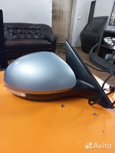 Зеркало правое Skoda Yeti