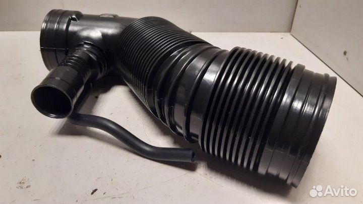 Патрубок вентиляции картера Volkswagen Golf 4