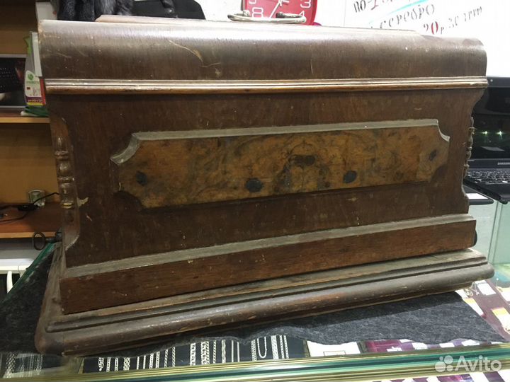 Швейная машина Nah Maschine 705