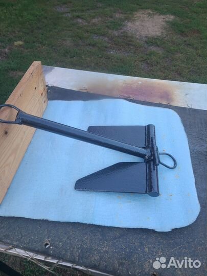 Якорь для лодки