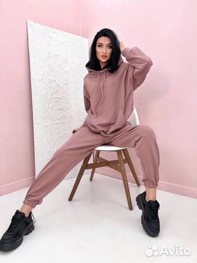 Спортивный костюм женский