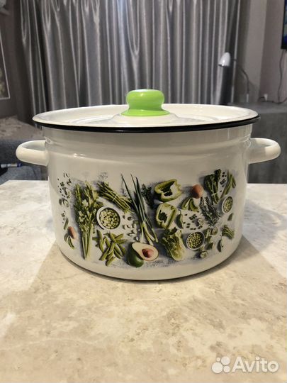 Кастрюля эмалированная