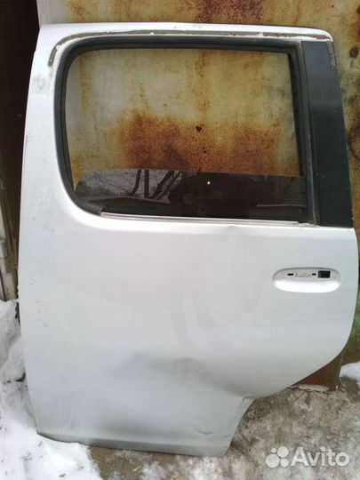 Дверь задняя левая Toyota FunCargo